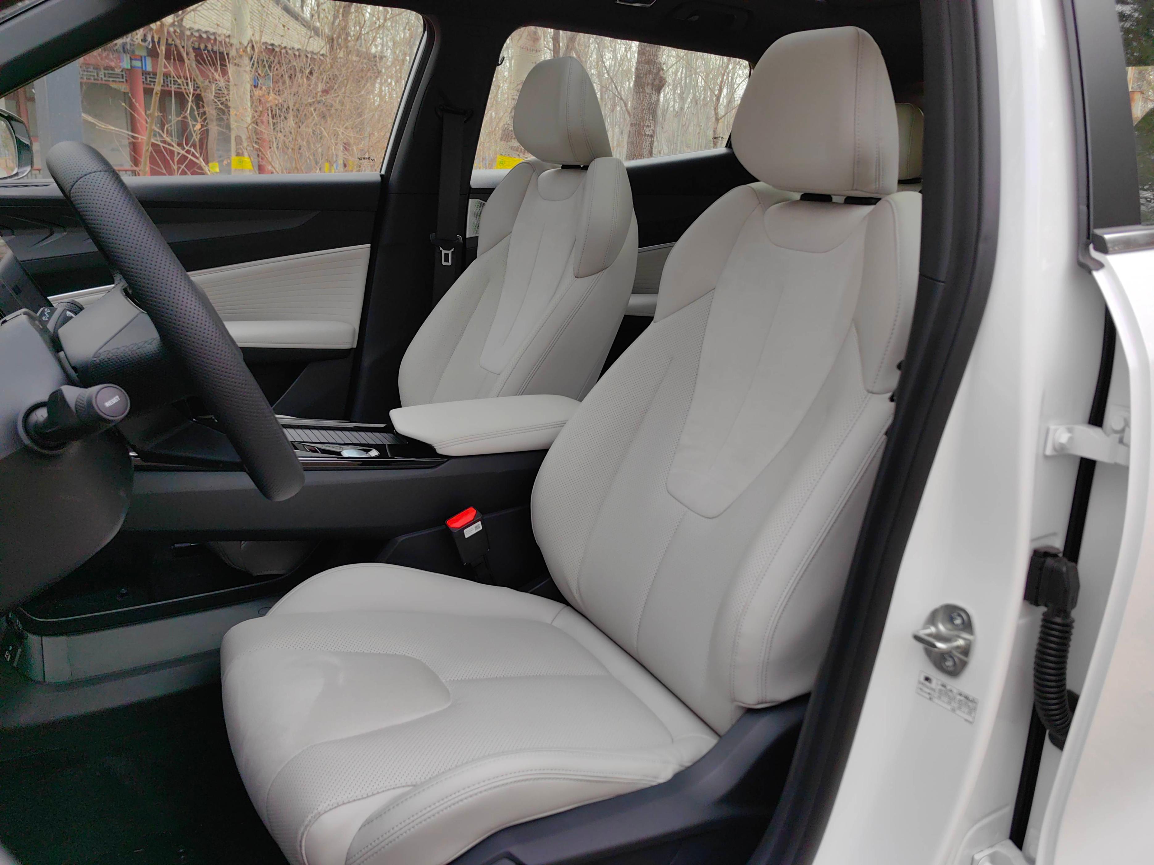 吉利新品科技引領(lǐng)未來，重塑駕駛體驗新動態(tài)