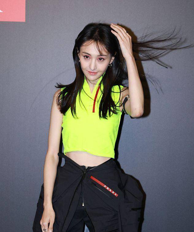 鄭爽最新動態(tài)，與自然美景的邂逅，內(nèi)心平和之旅揭秘