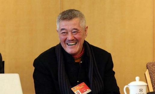 趙本山最新動態(tài)視頻，小巷深處特色小品探秘之旅