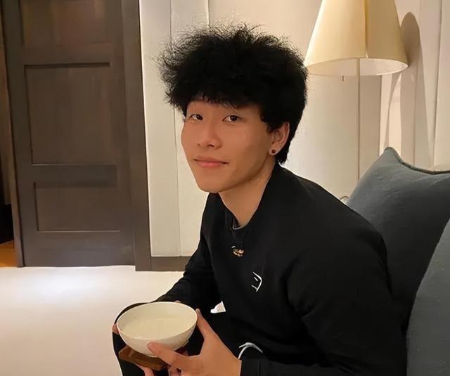 陳坤孩子母親最新消息,陳坤孩子母親最新消息，一場(chǎng)自然美景之旅，尋找內(nèi)心的平和與寧?kù)o