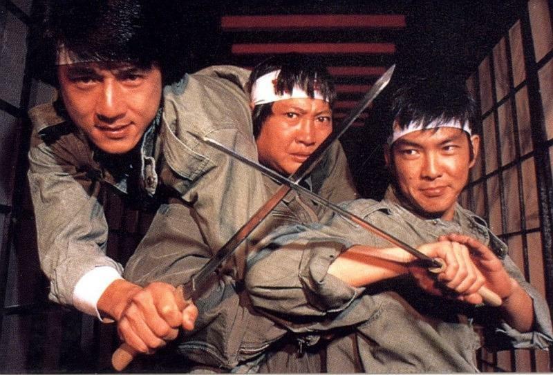 成龍大哥的溫馨日常與友情之旅揭秘，動作巨星的背后故事