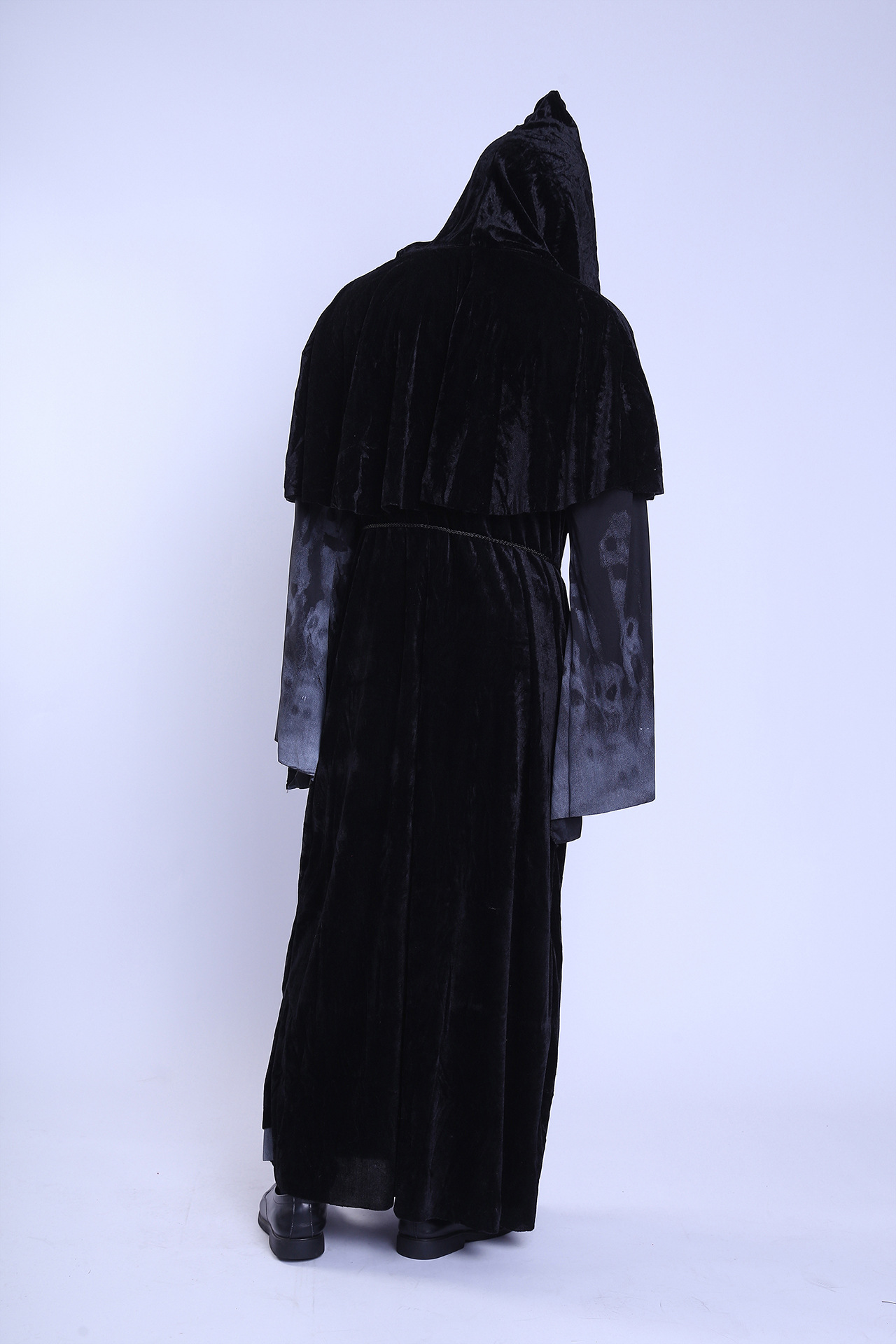 最新鬼服,最新鬼服，小巷深處的神秘小店