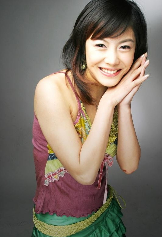 演員譚靜，熒屏璀璨之星的光輝閃耀