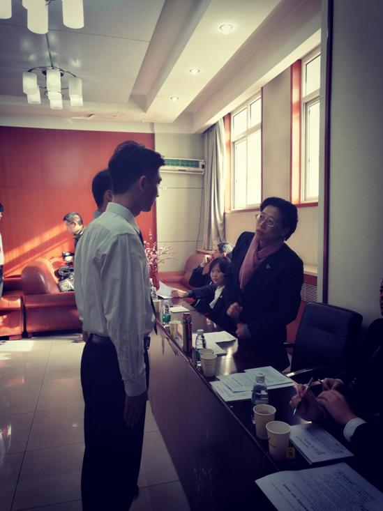 最新招聘資訊，愛與陪伴的求職奇遇之旅