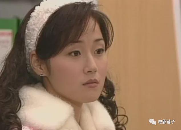 萬綺雯熒幕魅力與小巷特色小店探索的雙重魅力