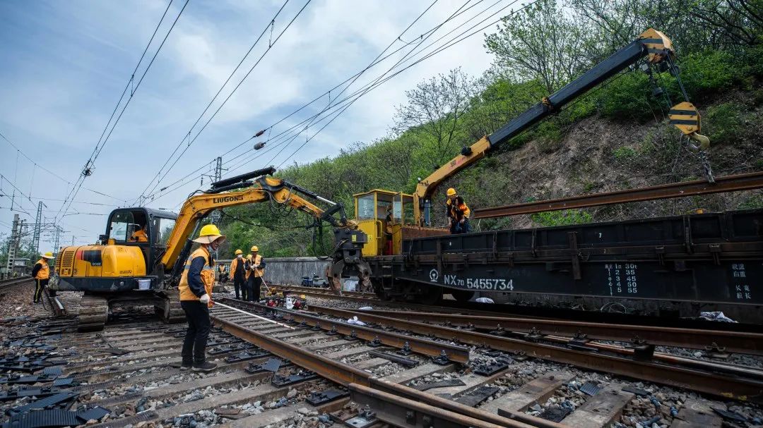 舞鋼月益鐵路最新動態(tài)揭秘，小巷中的隱藏瑰寶探秘之旅