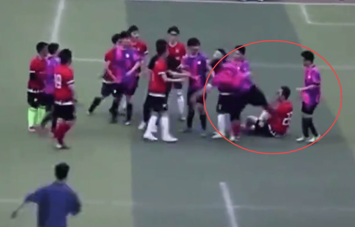 熱血沸騰的踩踩踩比賽視頻，競(jìng)技瞬間，挑戰(zhàn)你的極限！