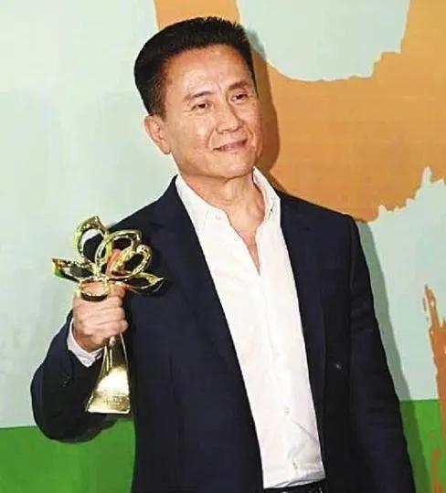 演員張志堅前妻，力量與自信的閃耀之光