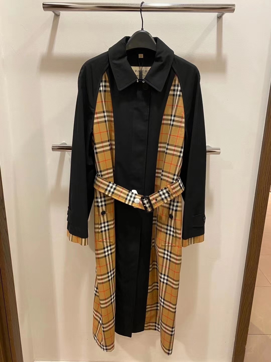 巴寶莉新款風衣，時尚巔峰之選，引領(lǐng)潮流新風尚