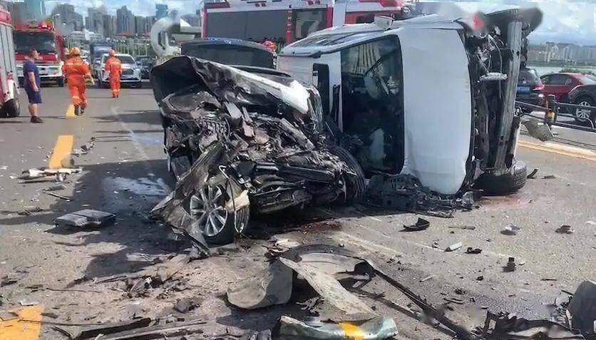 巴馬車禍現(xiàn)場令人痛心，最新事故報道