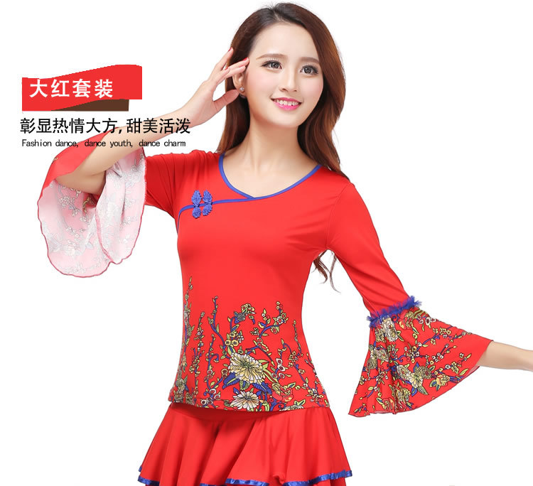 現(xiàn)代舞女裝新款，小巷中的隱秘時(shí)尚探索