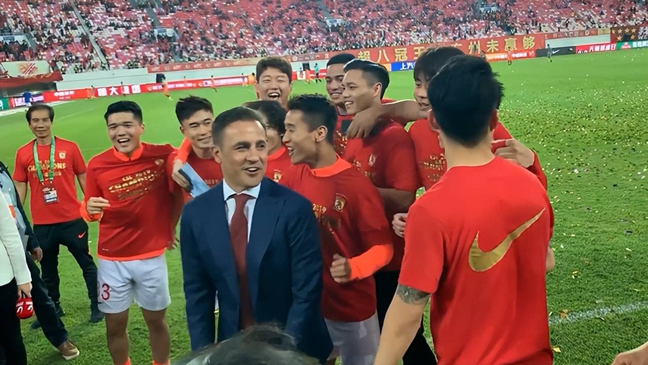 恒大換帥風(fēng)云變幻，變革中的戰(zhàn)略調(diào)整新動(dòng)向